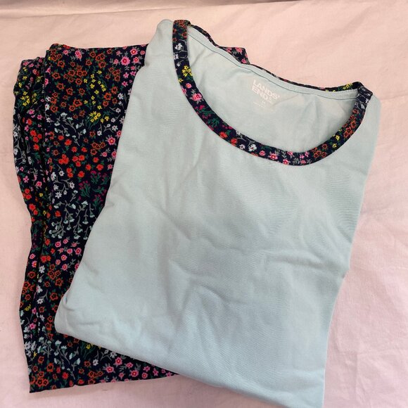 Lands' End Women's 2 piece Pajama Set, NWT - Picture 2 of 5